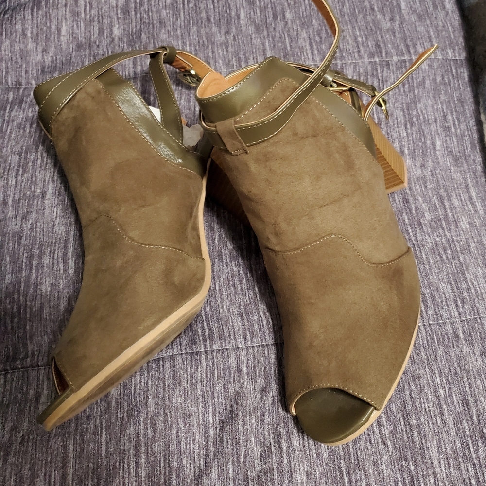 Suede Block Heels Shoe